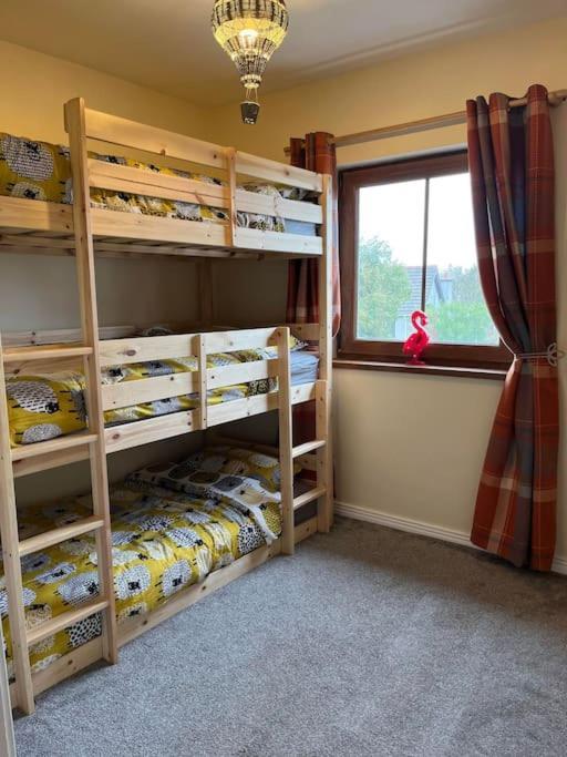 Lovely 2 Bedroom Family Apartment In Newcastle Нюкасъл Екстериор снимка